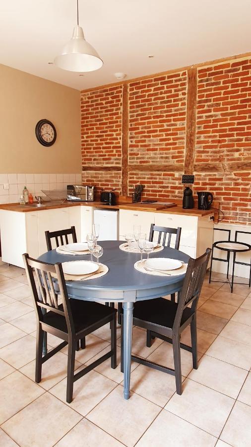 Apartamento Le 2 pièces avec parking privé Honfleur Exterior foto